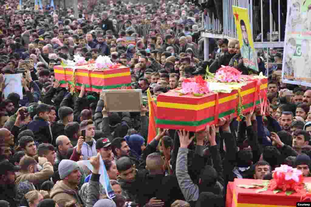 A funeral service for 12 members of the Syrian Democratic Forces (SDF) was held in al-Qamishli on Wednesday.