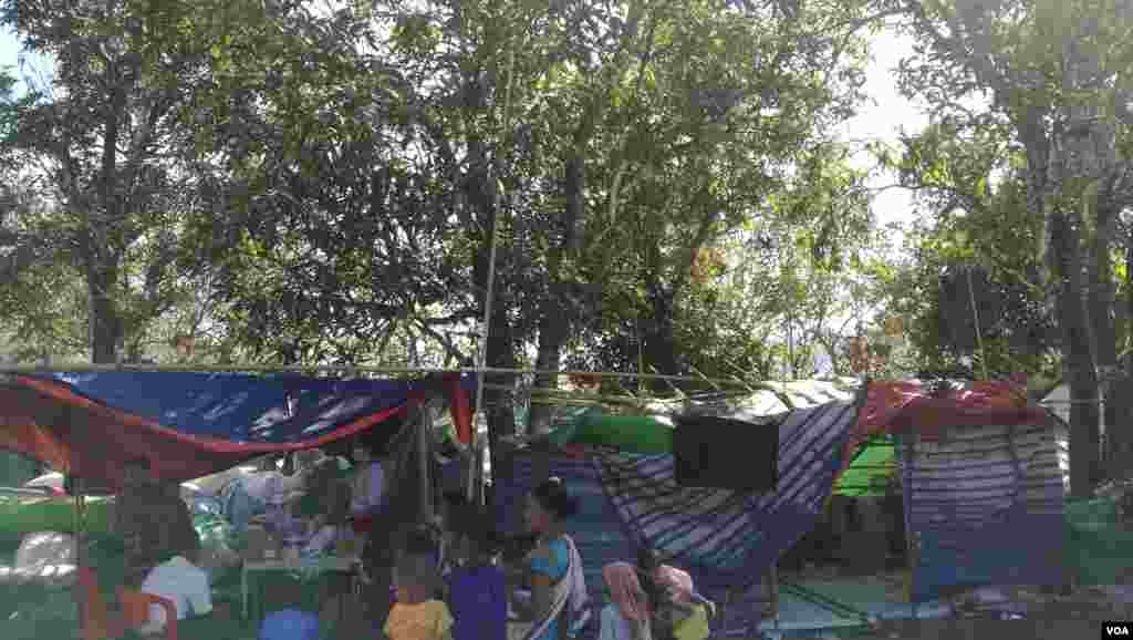 ဝါးတောင်စစ်ရှောင်စခန်း