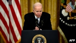 El presidente de los Estados Unidos, Joe Biden, habla durante un evento para anunciar el relanzamiento de la iniciativa Cancer Moonshot en el Salón Este de la Casa Blanca en Washington DC, el 2 de febrero de 2022.