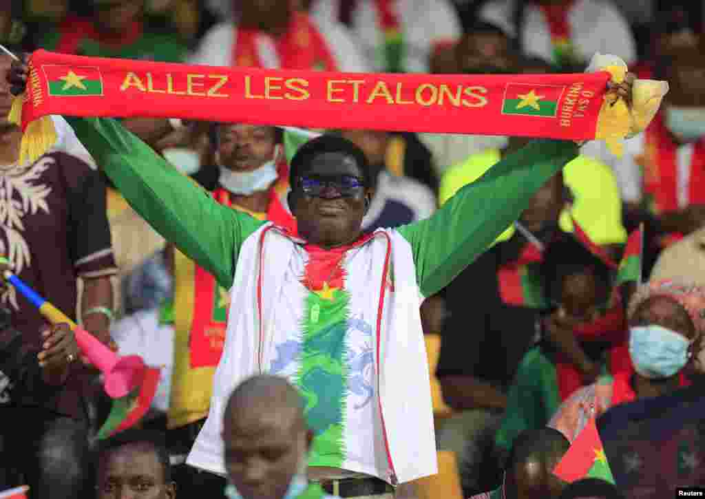Burkina Faso fan in Cameroon, February 2, 2022.