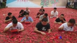 ၆ပေကျော်တဲ့ လက်သည်းရှည်၊ ငရုတ်သီးစားပြိုင်သူများ