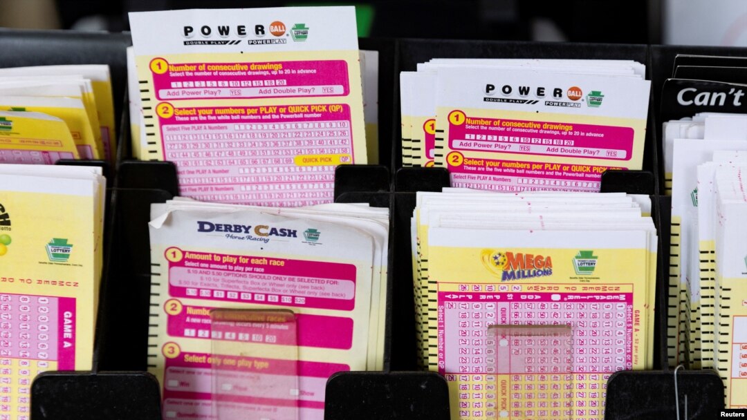 Boletas del Powerball y otras loterías.