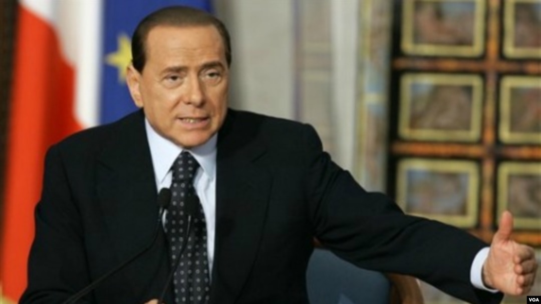 Silvio Berlusconi mengundurkan diri dari jabatannya sebagai PM Italia (12/11).