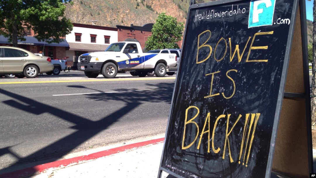 A sign celebrating the release from captivity of Sgt. Bowe Bergdahl stands on a street in the soldier's hometown of Hailey, Idaho, June 4, 2014. 