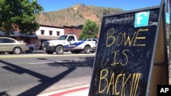 美國陸軍中士鮑伯格達爾獲釋後﹐他的家鄉愛達荷的小鎮上出現了歡迎的示意牌
