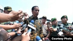 Presiden Joko Widodo memberikan keterangan di Mabes TNI Angkatan Darat, Senin 7 November 2016. (Foto: Biro Pers Kepresidenan).