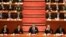 中国共产党第十九次全国代表大会在中国北京人民大会堂开幕。从左至右依次是全国人大常委会委员长张德江,中国国家主席胡锦涛,中国国家主席习近平,前总统江泽民,国务院总理李克强(2017年10月18日)