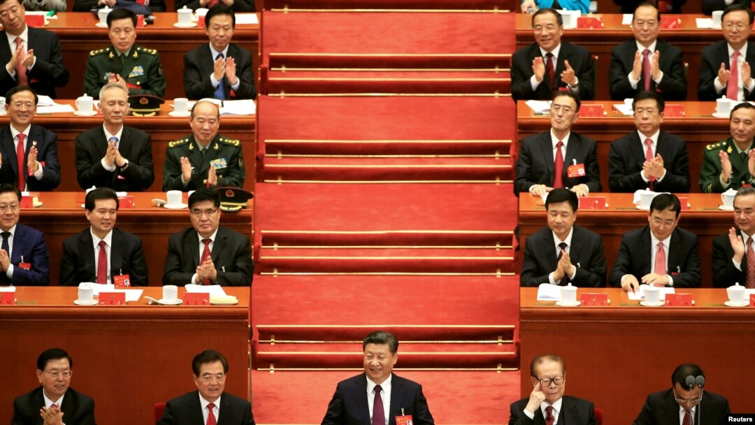 (Barisan depan, dari kiri ke kanan) Ketua Komite Tetap Kongres Rakyat Nasional (NPC) Zhang Dejiang, mantan Presiden China Hu Jintao, Presiden China Xi Jinping, mantan Presiden Jiang Zemin, dan Perdana Menteri China Li Keqiang, dalam pembukaan Kongres Nasional Partai Komunis China ke-19 di Balai Besar Rakyat China di Beijing, China, 18 Oktober 2017.