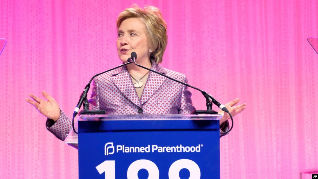 Hillary Clinton pada perayaan 100 tahun Planned Parenthood di New York.