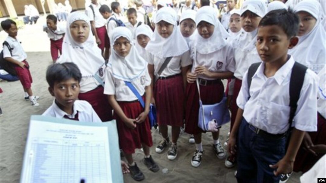 Beban pelajaran di sekolah dasar dianggap terlalu membebani murid sehingga pemerintah berencana menghapuskan pelajaran Bahasa Inggris. (Foto: Dok)