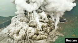 Núi lửa Anak Krakatau phun trào ở Indonesia, 23/12/2018