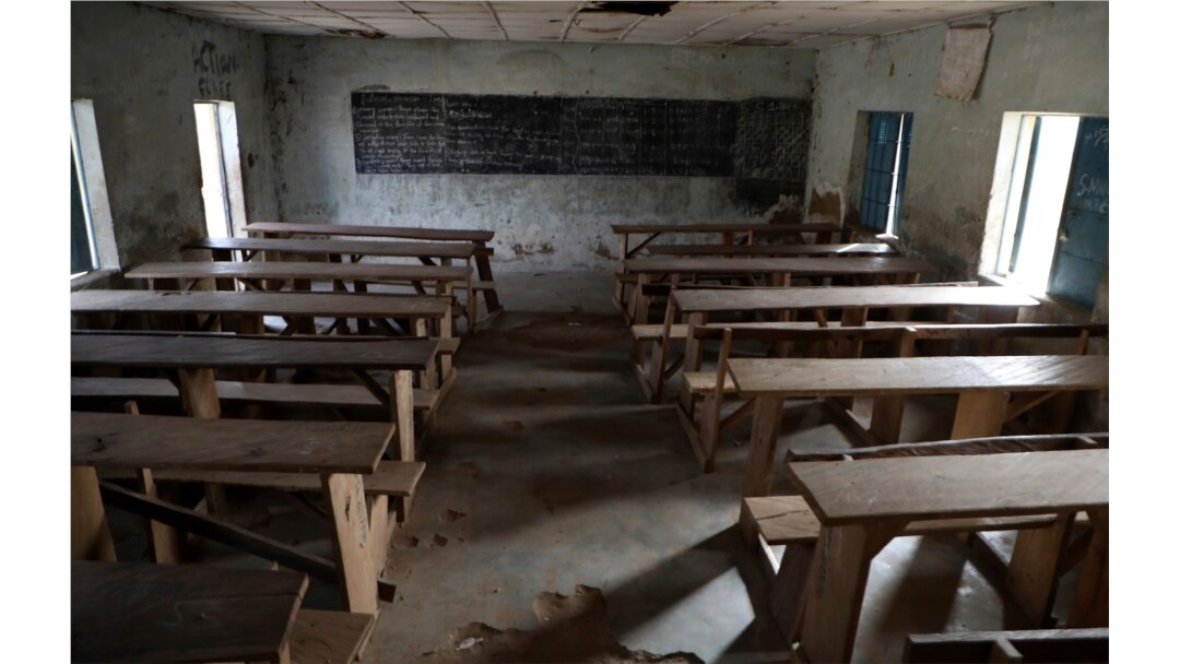 Ruang kelas kosong menyusul serangan kelompok bersenjata di Government Science College, Kagara, Nigeria, Kamis, 18 Februari 2021. (Foto: AP)