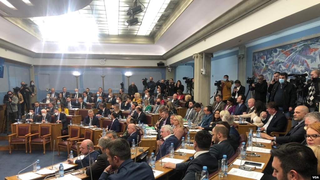 Mali i Zi, reagime nga partitë politike për rrëzimin e qeverisë