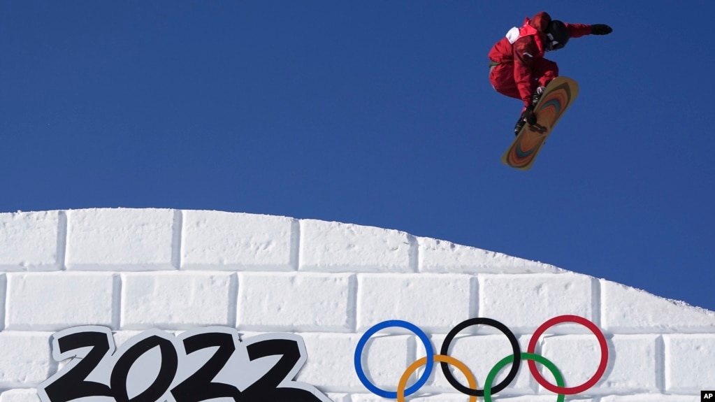 Canada's Darcy Sharpe competes during the men's slopestyle qualifying at the 2022 Winter Olympics, Feb. 6, 2022, in Zhangjiakou, China. (AP Photo/Gregory Bull, File)