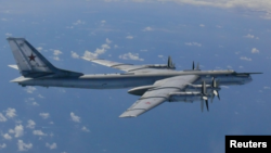 Pesawat pembom Rusia Tu-95, salah satu pesawat Rusia yang melakukan serangan udara atas lokasi kelompok ISIS di Suriah (foto: dok).