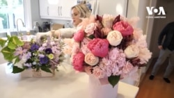 Українська флористка нагадує американцям про культуру дарування квітів. Відео