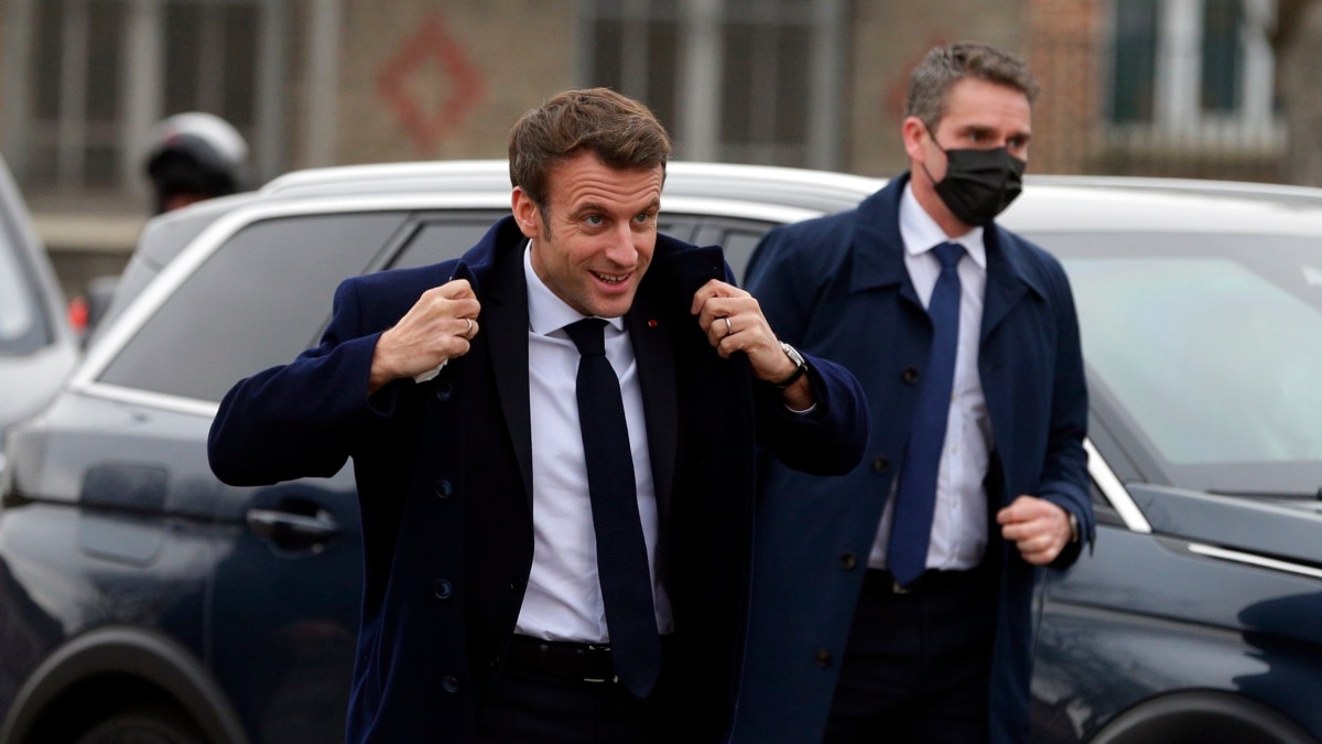 Macron Flies To Moscow Claiming His Diplomacy Will End Ukraine Crisis