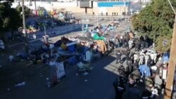 Desmantelan campamento de solicitantes de asilo en Tijuana