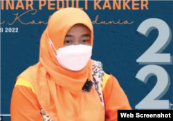 Sumbangsih Elly Mawati, penyintas kanker.(VOA)