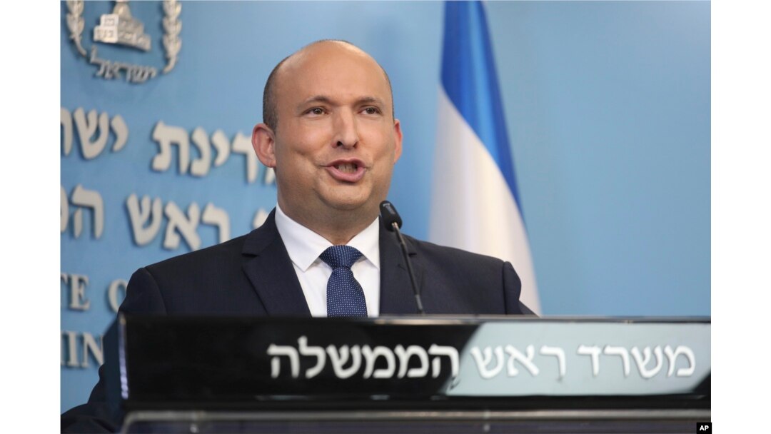 ARHIVA - Izraelski premijer Naftali Benet na konferenciji za novinare u Jerusalimu.