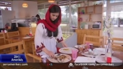 Shëngjin, dy vajza afgane hapin një restorant