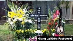 Phần mộ của Linh mục Giuse Trần Ngọc Thanh, người bị sát hại bởi một người đàn ông khi đang làm lễ rửa tội cho các giáo dân tại một điểm sinh hoạt tông giáo hôm 29/1 ở Giáo xứ Sa Loong của Kon Tum.