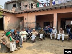 There is growing disenchantment among farmers with Modi's Bharatiya Janata Party. (Anjana Pasricha/VOA)