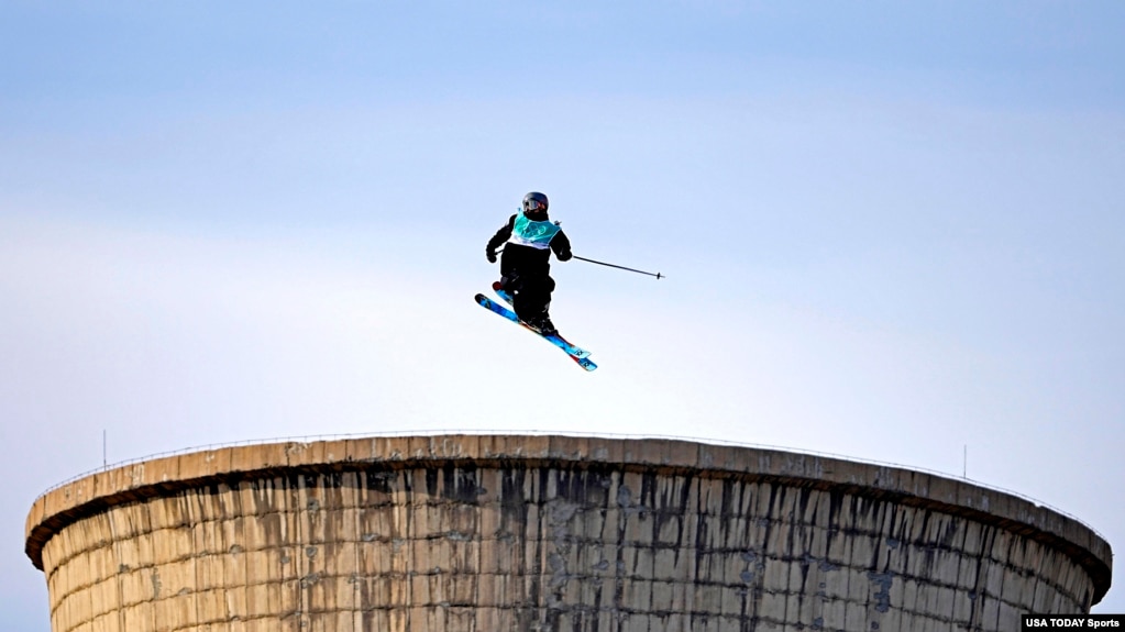 Finn Bilous (NZL) in the Men’s Freestyle skiing Big Air Qualifying during the Beijing 2022 Olympic Winter Games at Big Air Shougang. Mandatory Credit: Peter Casey-USA TODAY Sports