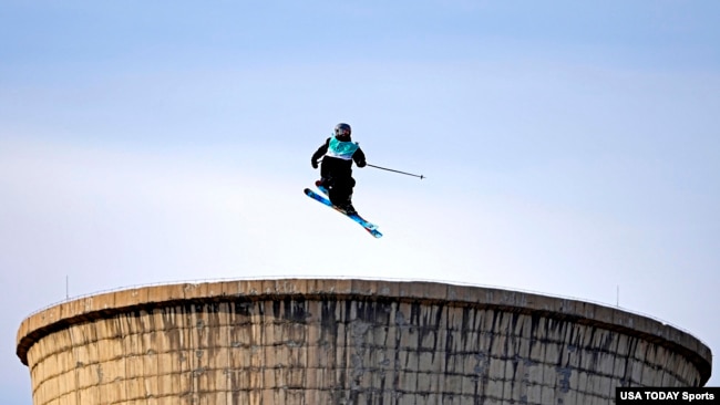Finn Bilous (NZL) in the Men’s Freestyle skiing Big Air Qualifying during the Beijing 2022 Olympic Winter Games at Big Air Shougang. Mandatory Credit: Peter Casey-USA TODAY Sports