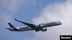 Keterlambatan pengiriman bagian badan pesawat membuat Airbus kesulitan meningkatkan produksi pesawat A350-nya (foto: dok). 