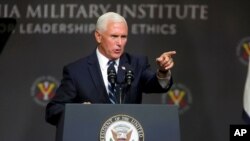 El vicepresidente Mike Pence habla en el Instituto Militar de Virginia el jueves 10 de septiembre de 2020 en Lexington, Virginia.