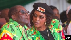 Robert Mugabe e a sua mulher Grace