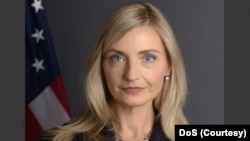 د بهرنیو چارو وزارت د عامه دپلوماسي د برخې مرستیاله وزیره سارا راجرز 