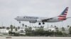Un Boeing 737-823 de American Airlines aterriza en el Aeropuerto Internacional de Miami el 27 de julio de 2020.