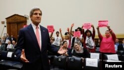 အမေရိကန် နိုင်ငံခြားရေးဝန်ကြီး John Kerry 