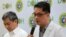 Deputi Menteri Kesehatan Filipina, Dr. Rolando Enrique Domingo (kanan), didampingi Direktur Rumah Sakit Umum Filipina, Dr. Gerardo Legaspi, menjawab pertanyaan seputar vaksin dengue dalam konferensi pers di kantor Kementerian Kesehatan di metro Manila, Filipina, 2 Februari 2018.
