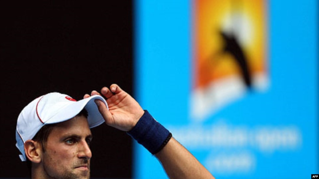 Novak Đoković tokom meča 3. kola Otvorenog prvenstva Australije sa Viktorom Troickim