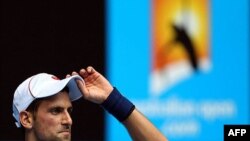 Novak Đoković tokom meča 3. kola Otvorenog prvenstva Australije sa Viktorom Troickim