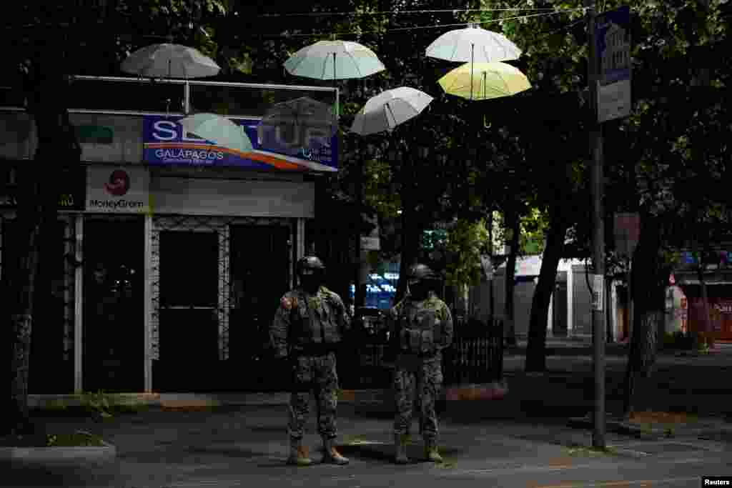 Las autoridades decretaron toque de queda para las ocho horas que duraría la medida de control energético en Quito, Ecuador, el 18 de septiembre de 2024 REUTERS/Cristina Vega