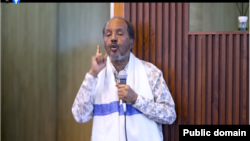 Madaxweyne Xasan Sheekh oo khudbad ka jeedinayay Masaajidka Madaxtooyada.