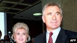 Nữ diễn viên Zsa Zsa Gabor và chồng Federic von Anhalt