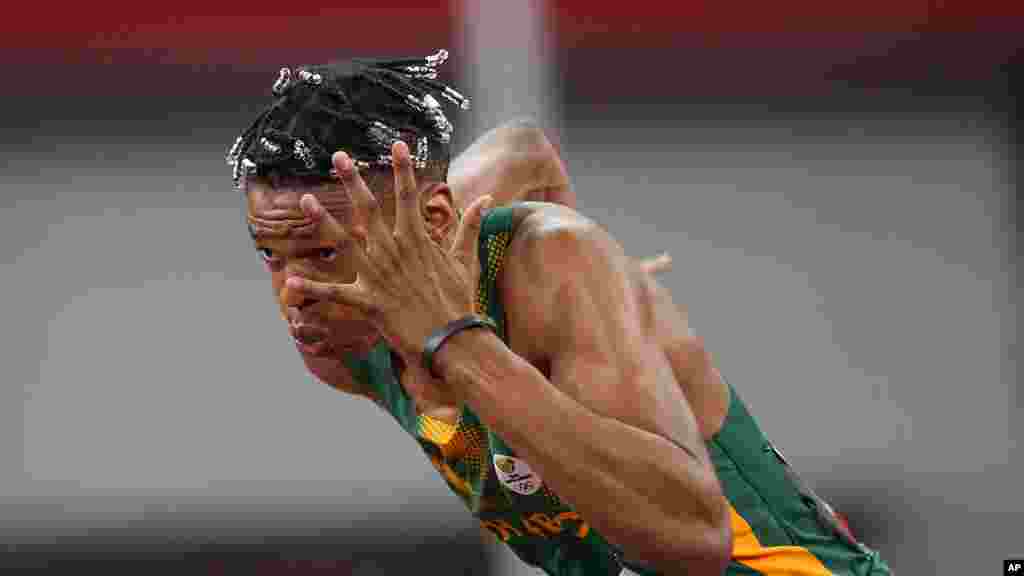 Shaun Maswanganyi, of South Africa, runs in his heat of the men&#39;s 100-meters at the 2020 Summer Olympics, Saturday, July 31, 2021, in Tokyo. (AP Photo/David J. Phillip)