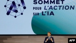 Le président français Emmanuel Macron lors d'une session du Sommet d'action sur l'intelligence artificielle à Paris, le 11 février 2025. AFP / Ludovic Marin