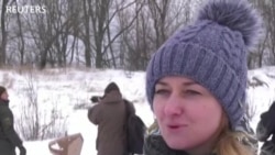 Phụ nữ Ukraine học bắn súng, sẵn sàng bảo vệ quê hương