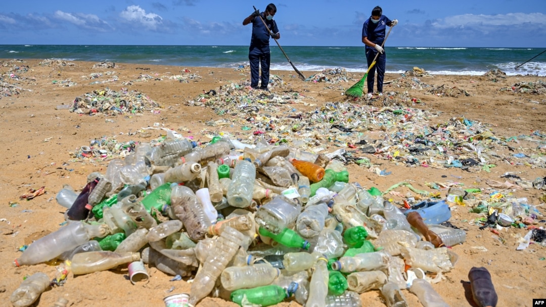 Amwe mu macupa ya Plastike muri Sriranka