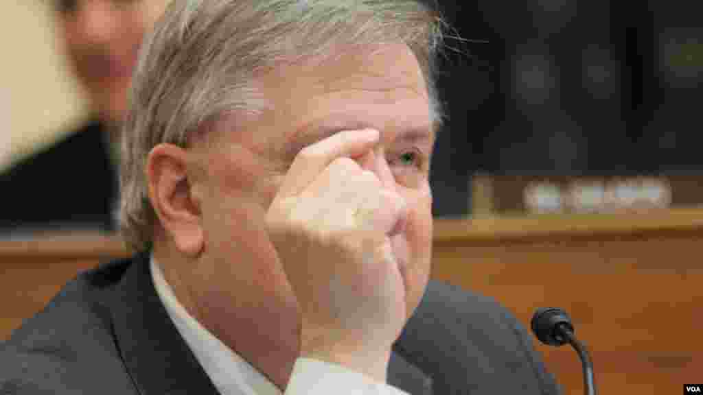 El congresista Steve Stockman también estuvo de acuerdo en las sanciones.