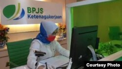 Salah satu kantir cabang BPJS Ketenagakerjaan. (Foto: BP Jamsostek/ilustrasi). Buruh menolak aturan baru tentang pencairan dana Jaminan Hari Tua (JHT) saat memasuki masa pensiun atau 56 tahun.