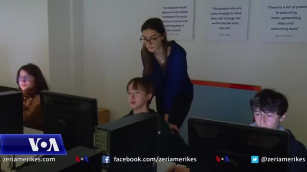 Kosovë, rritje e interesimit të vajzave për të studiuar në sektorin e teknologjisë