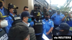 La policía se personó en el domicilio de Juan Orlando Hernández el pasado 15 de febrero.