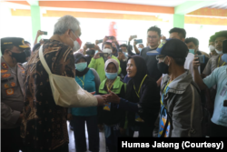 Gubernur Ganjar Pranowo menemui warga Wadas untuk meminta maaf atas peristiwa 8 Februari 2022. (Foto: Humas Jateng)